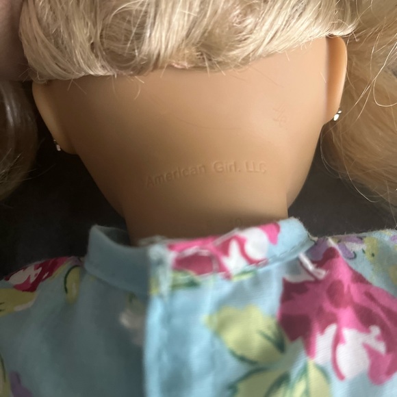 American Girl Doll - Blonde Hair Blue Eyes Isabelle - Picture 4 of 4